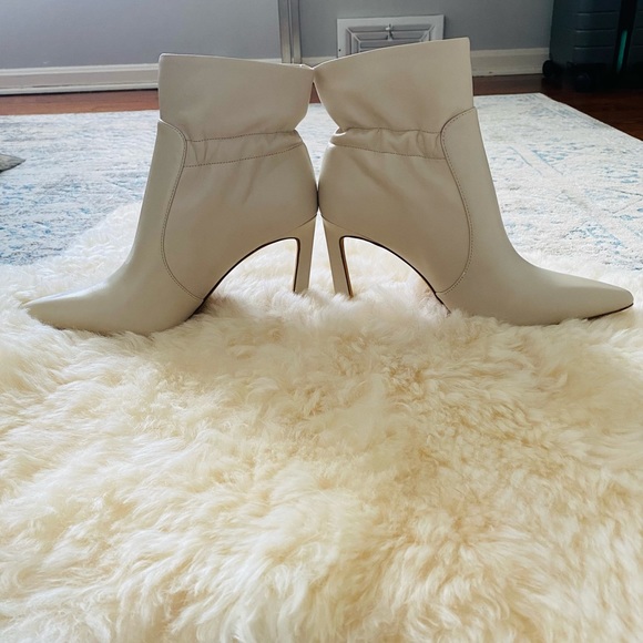Vince Camuto Sarinda Bootie 